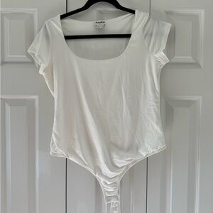 Arula Scoopneck Bodysuit